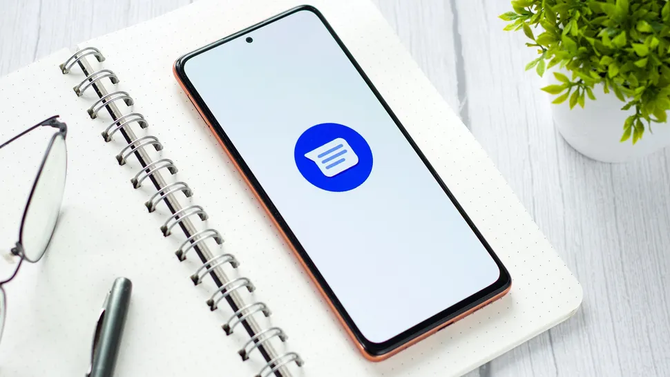 Google Messages (Credit: sdx15 | Shutterstock)
