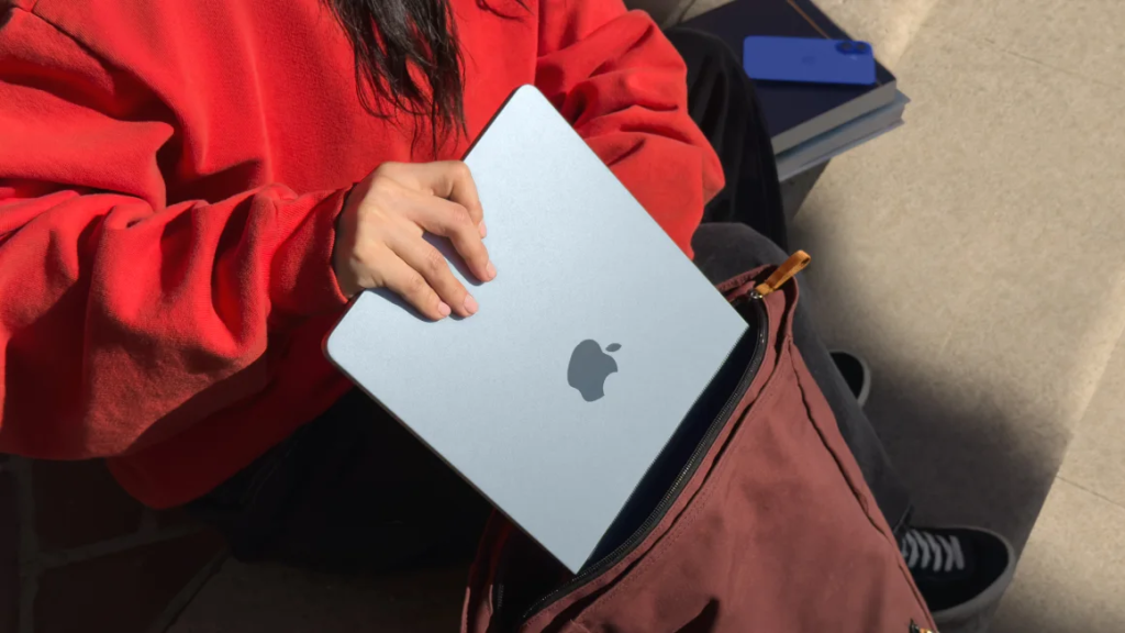 Noul MacBook Air M4 (Credit: Apple)