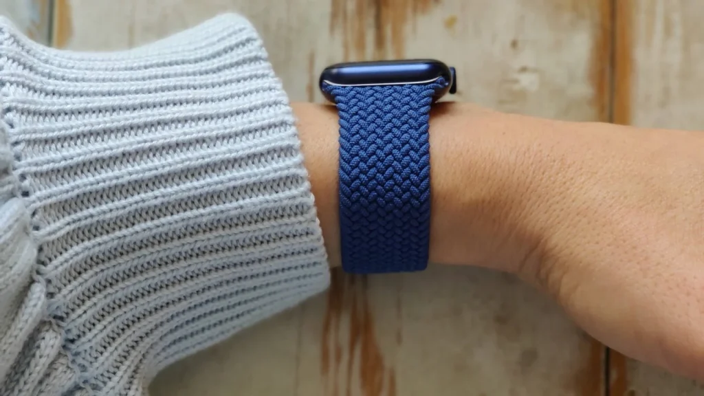 Cum să alegi dimensiunea potrivită pentru cureaua Solo Loop de la Apple Watch