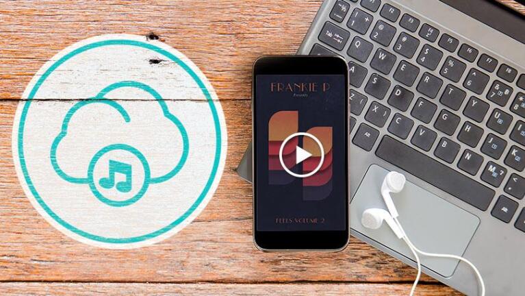 Iphone pe care ruleaza aplicația Apple Music