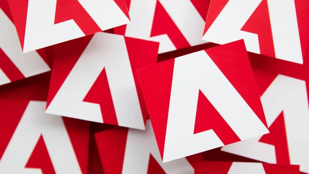 Nu ai timp pentru PDF-uri voluminoase? Cum să ceri asistentului AI Adobe să rezume fișierele