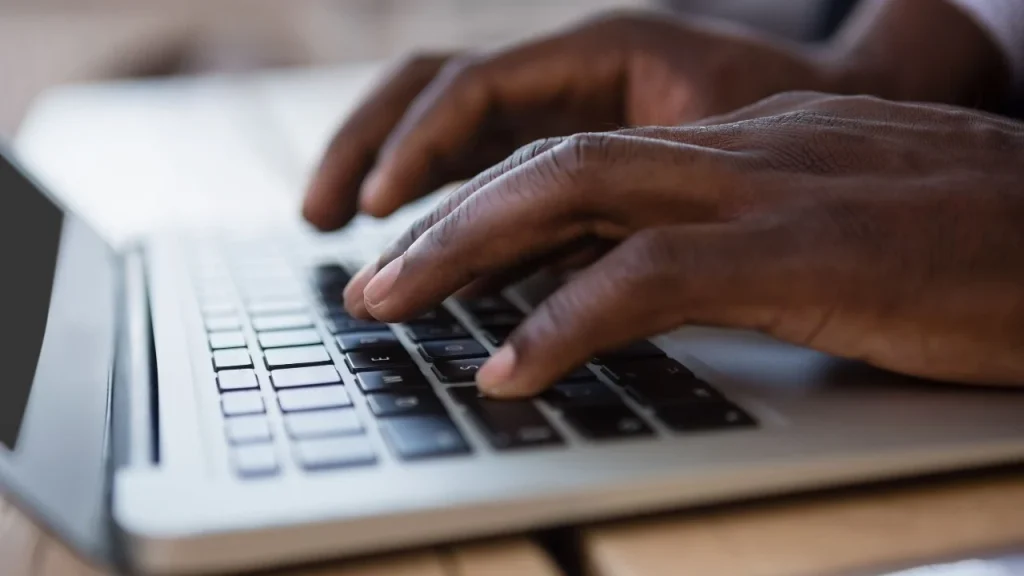 Comenzi rapide esențiale pe tastatură pe care orice utilizator de Mac ar trebui să le cunoască