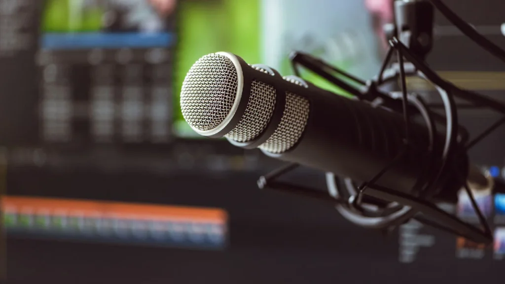 Cum să îți creezi propriul podcast de succes