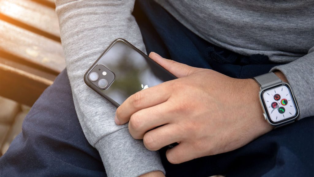 Cum să deblochezi iPhone-ul și Mac-ul cu un Apple Watch