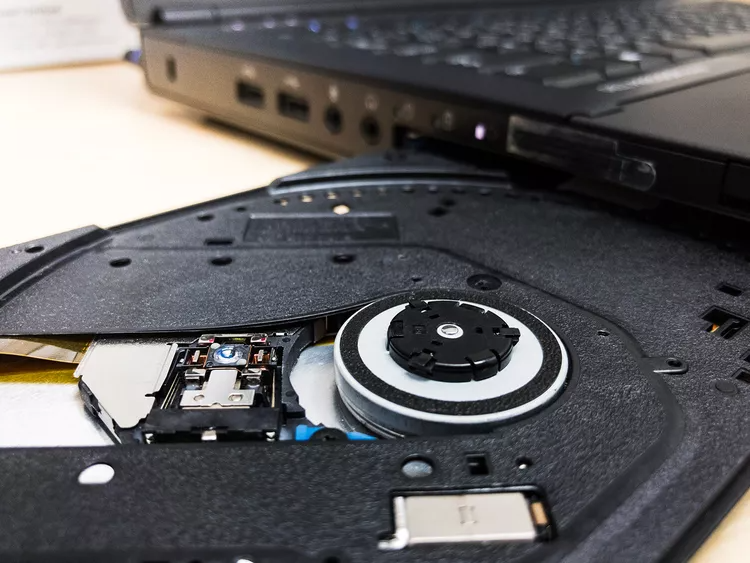 DVD ROM al unui laptop