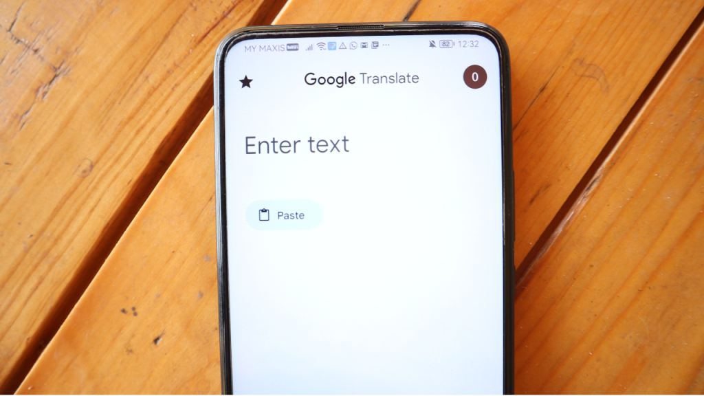 Google Translate folosit pe smartphone