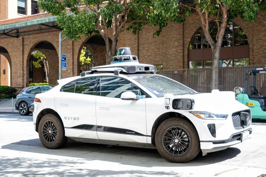Masina Waymo