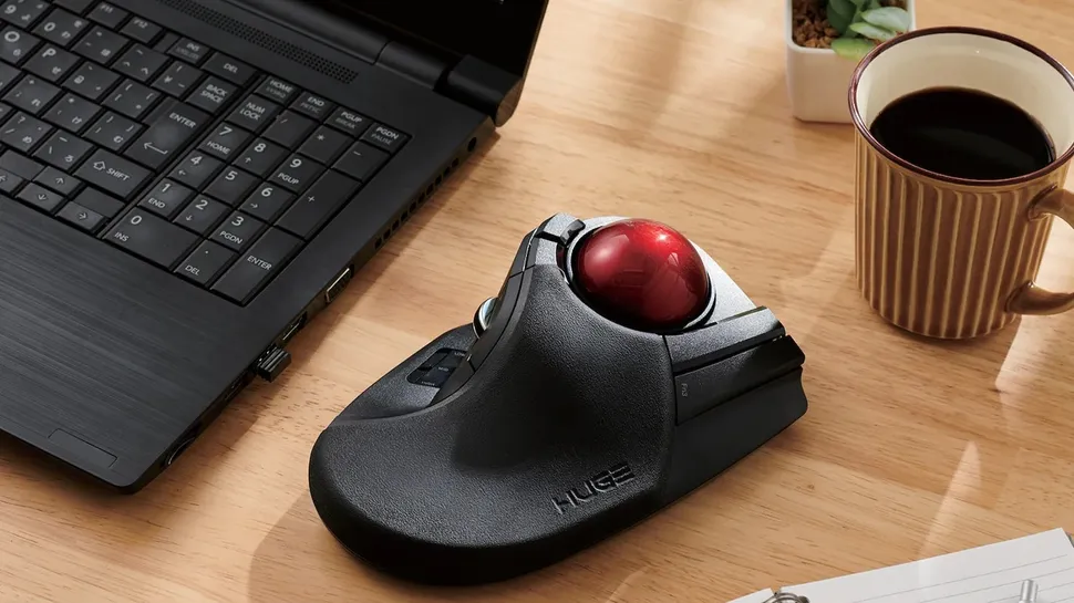 Model de mouse cu trackball integrat