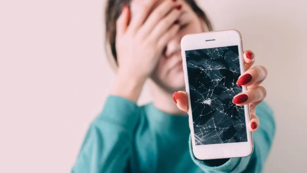 5 obiceiuri care îți distrug telefonul