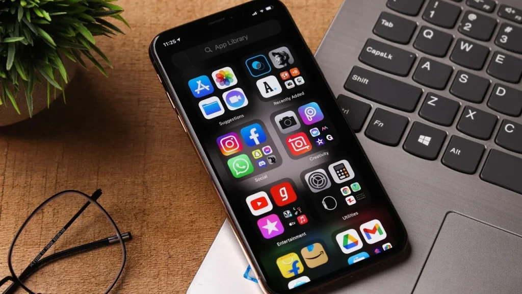 Cum să folosești biblioteca de aplicații pentru a-ți organiza toate aplicațiile pe iPhone sau iPad