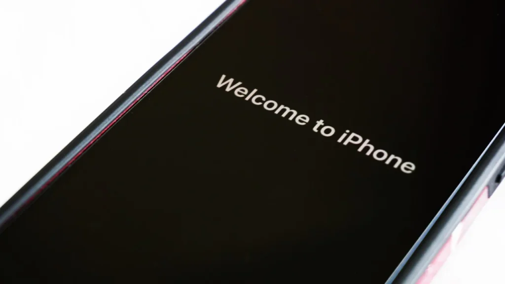 Începe de la zero: cum să readuci un iPhone sau un dispozitiv Android la setările din fabrică
