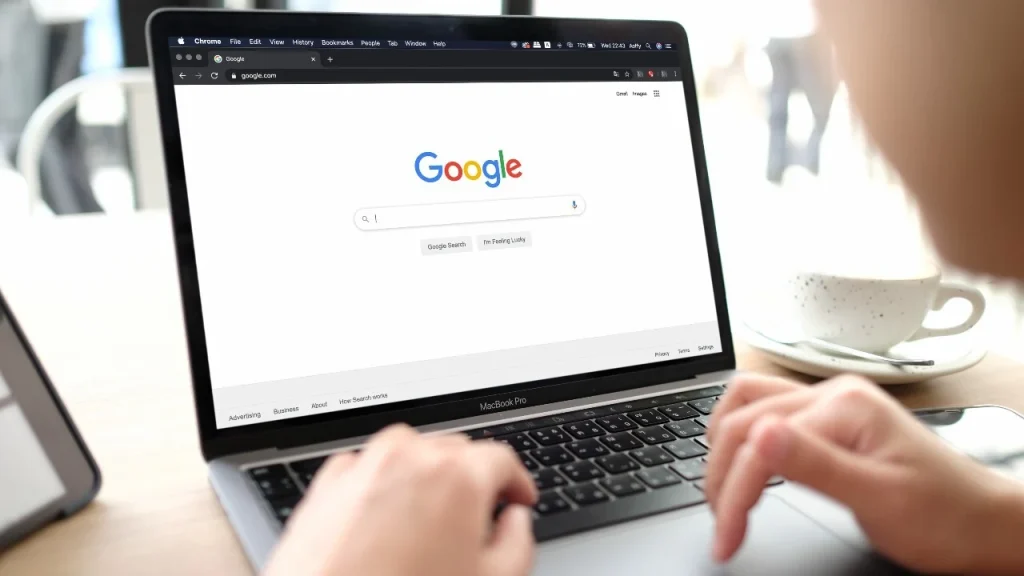 Cum să schimbi fundalul Google și să personalizezi pagina principală Chrome