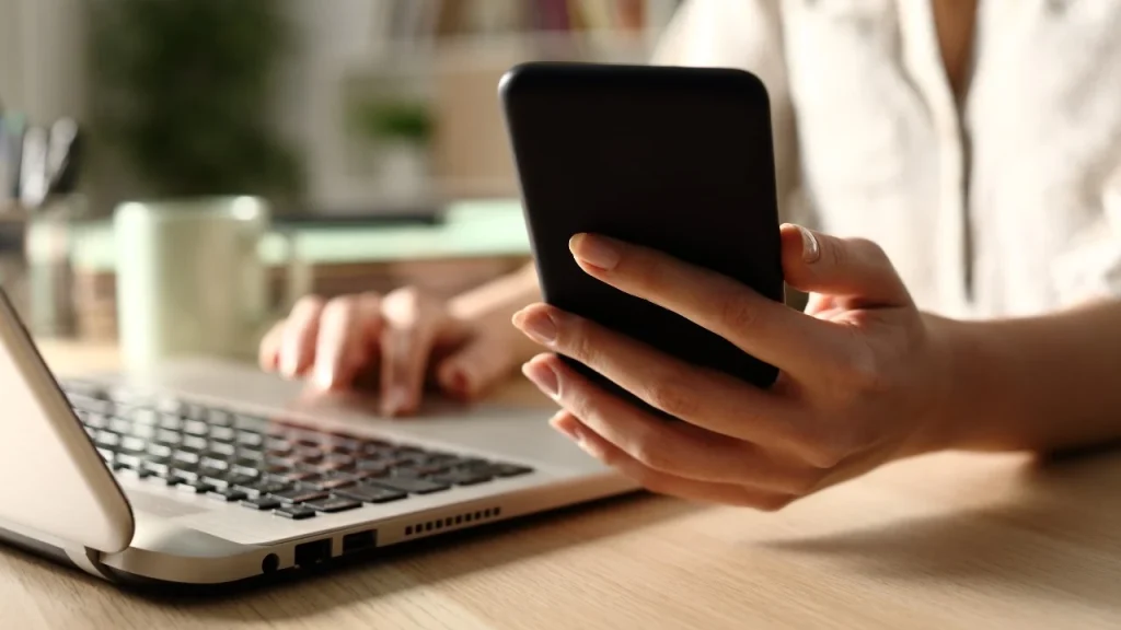 How to transfer photos from your PC to your phone