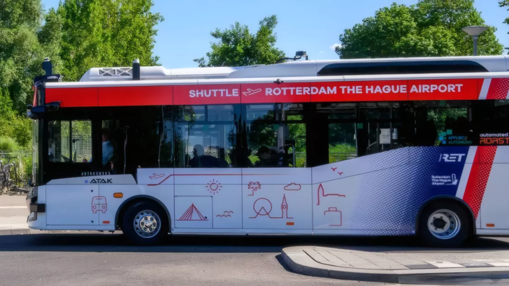 Autobuzul-navetă autonom către Aeroportul Rotterdam Haga