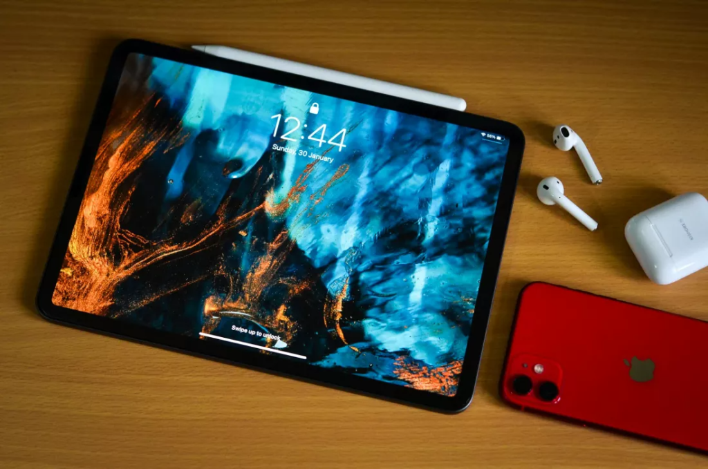 Noua tableta Ipad Pro cu procesor M5
