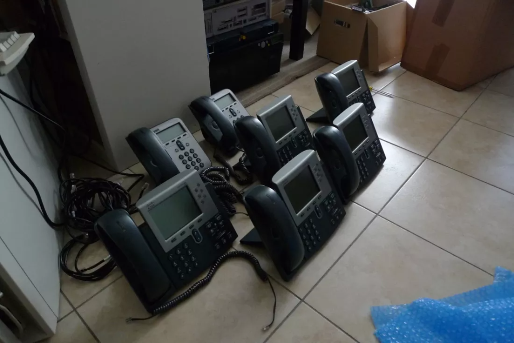 Telefoane fixe cu fir