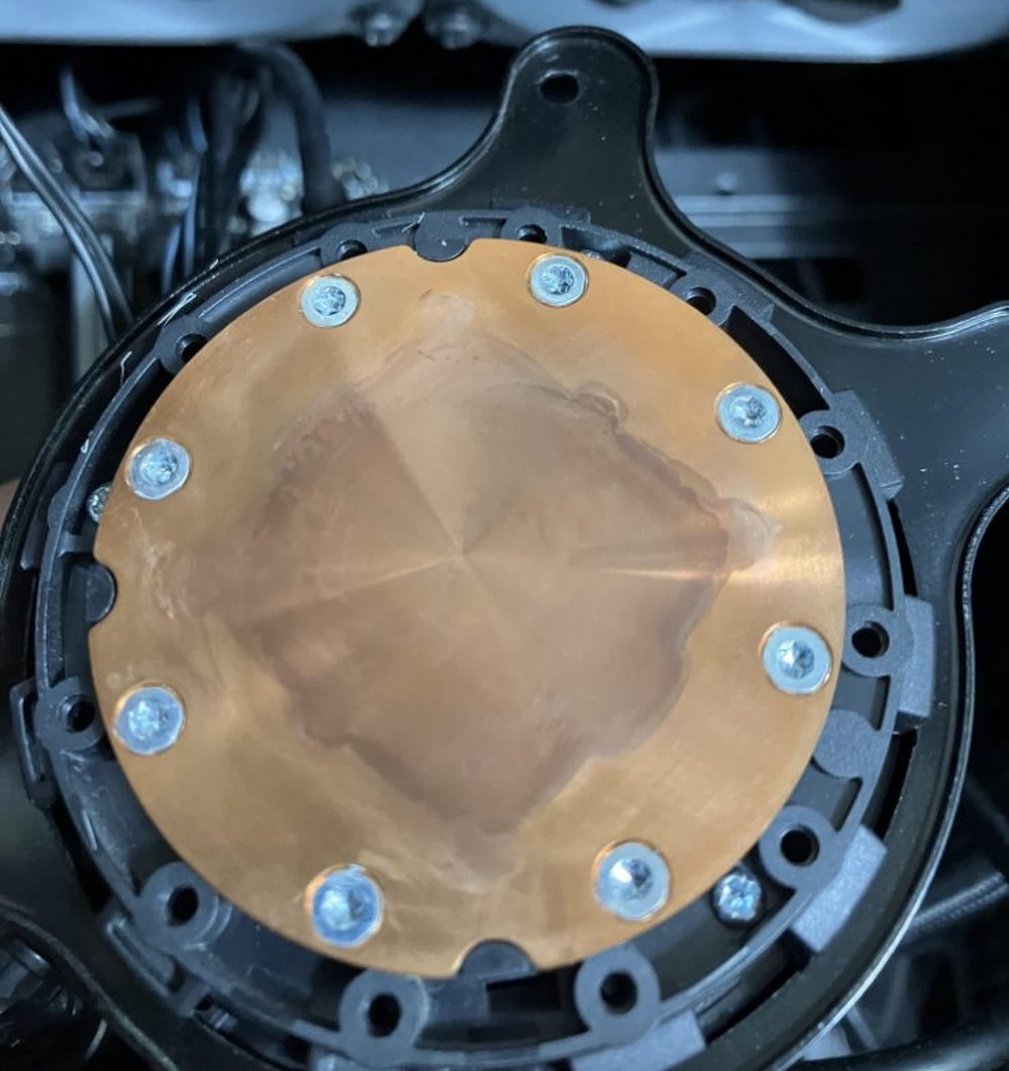 Atenționare: O pastă termică populară distruge CPU-urile și radiatoarele
