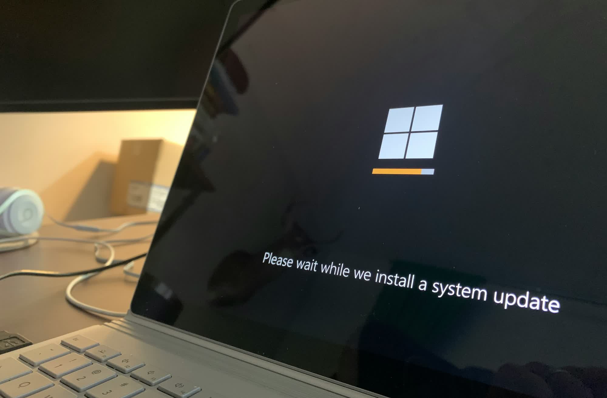 După un deceniu de frustrare, Microsoft repară în sfârșit bug-ul „Update and shut down” din Windows