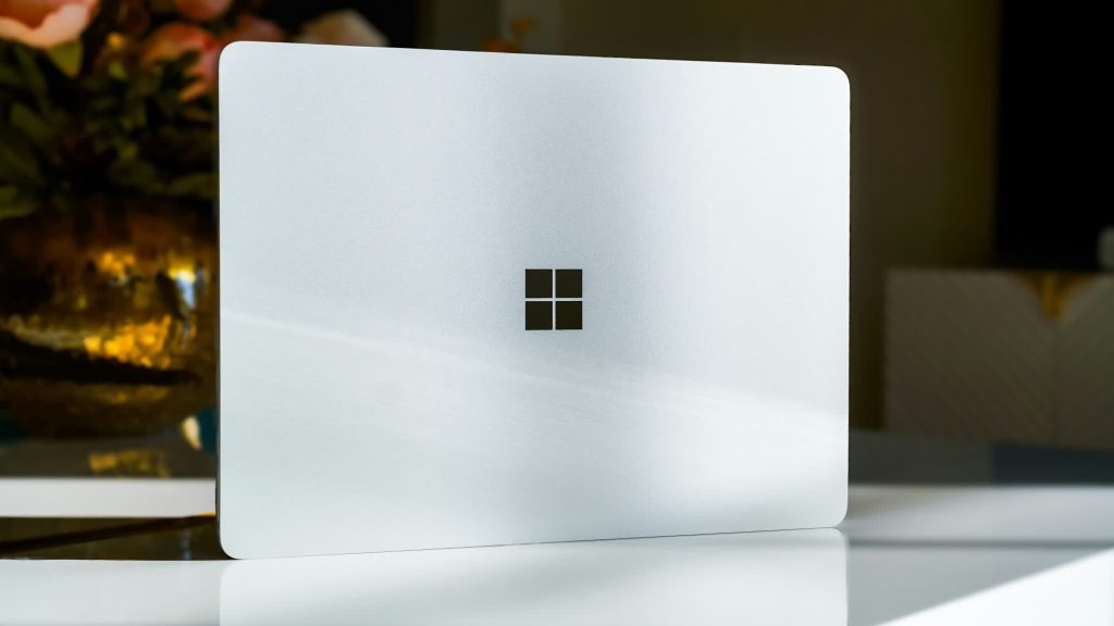 După un deceniu de frustrare, Microsoft rezolvă în sfârșit eroarea de actualizare și închidere a Windows-ului.