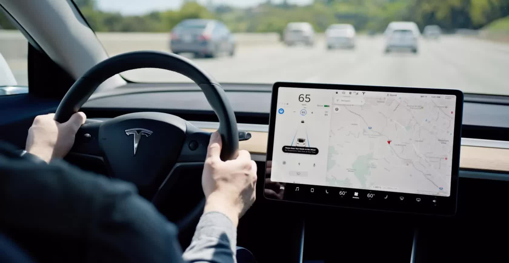 Elon Musk recunoaște că alți producători auto nu doresc software-ul FSD supralicitat al Tesla