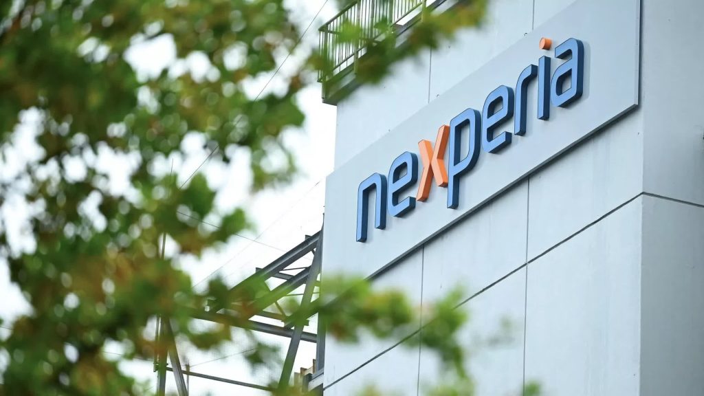 Guvernul olandez returnează producătorul de cipuri Nexperia proprietarului chinez după un impas politic.