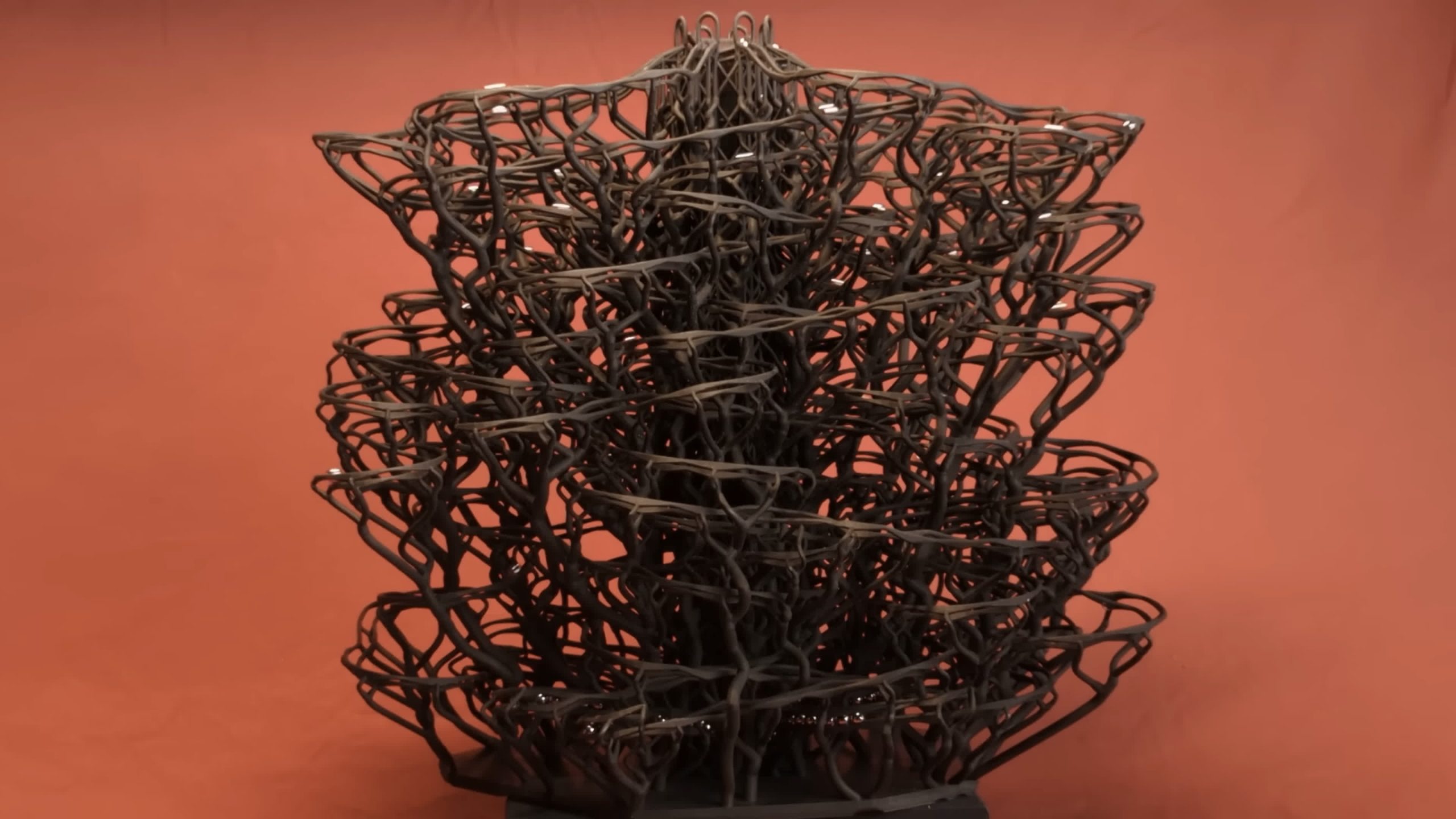 Inginer creează o fântână din marmură printată 3D folosind generare procedurală