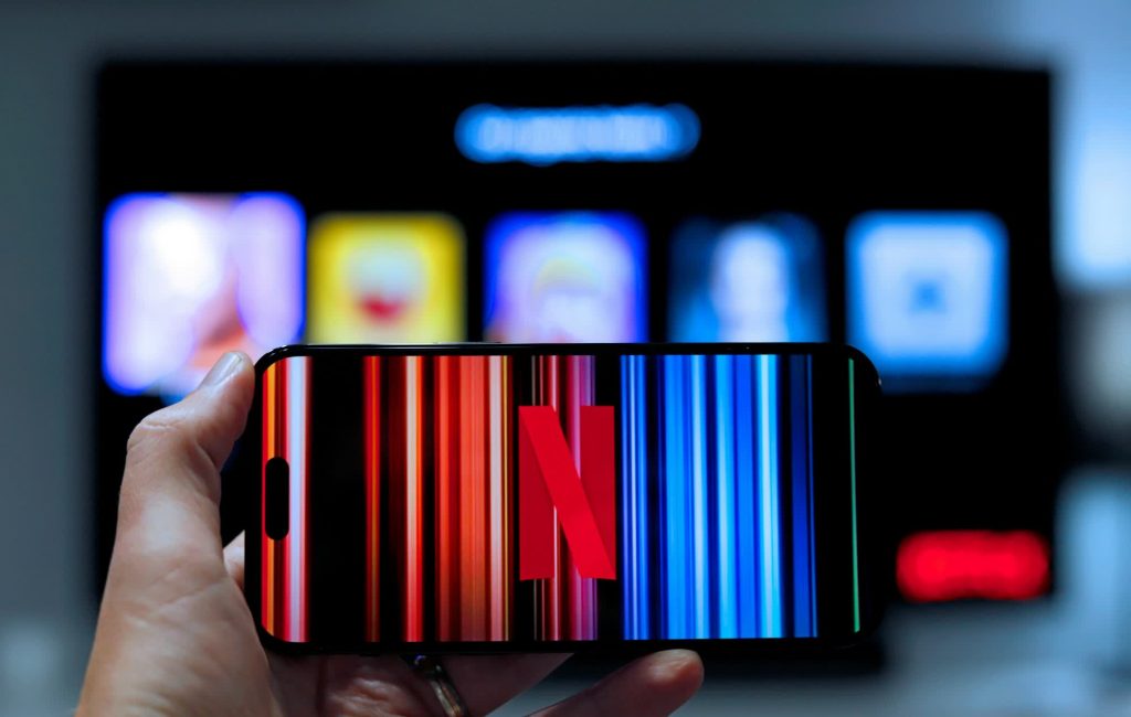 Fuziune de proporții: Netflix achiziționează Warner Bros. pentru 82,7 miliarde de dolari