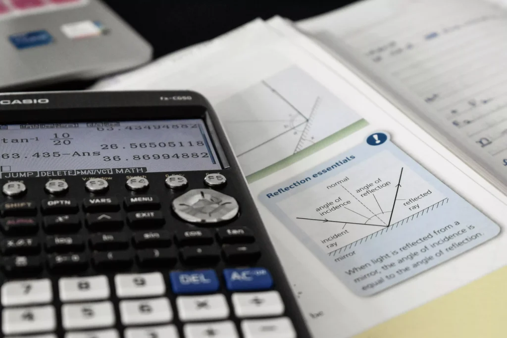 În era inteligenței artificiale și a chatbot-urilor, Casio încă vinde milioane de calculatoare