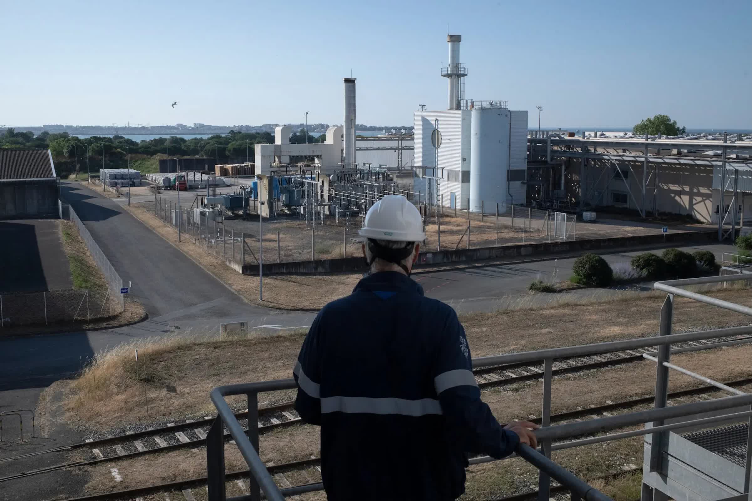 Magneți de calitate pentru rachete, în pericol pe măsură ce China își strânge controlul asupra pământurilor rare