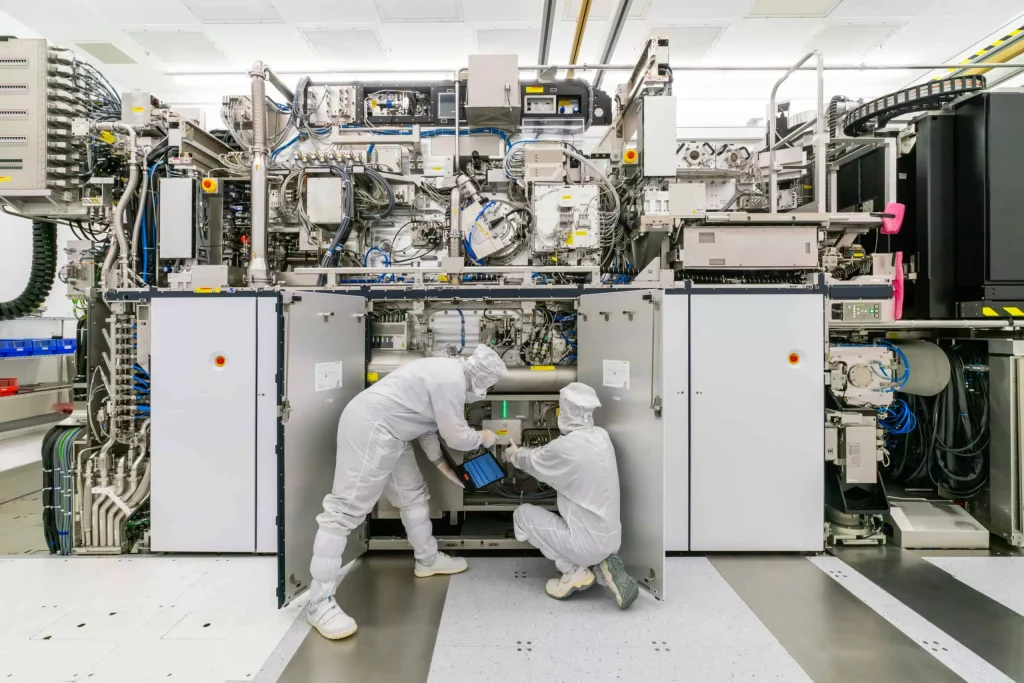 Mitul mașinii EUV furate de China întâlnește realitatea: nu a produs niciun cip.