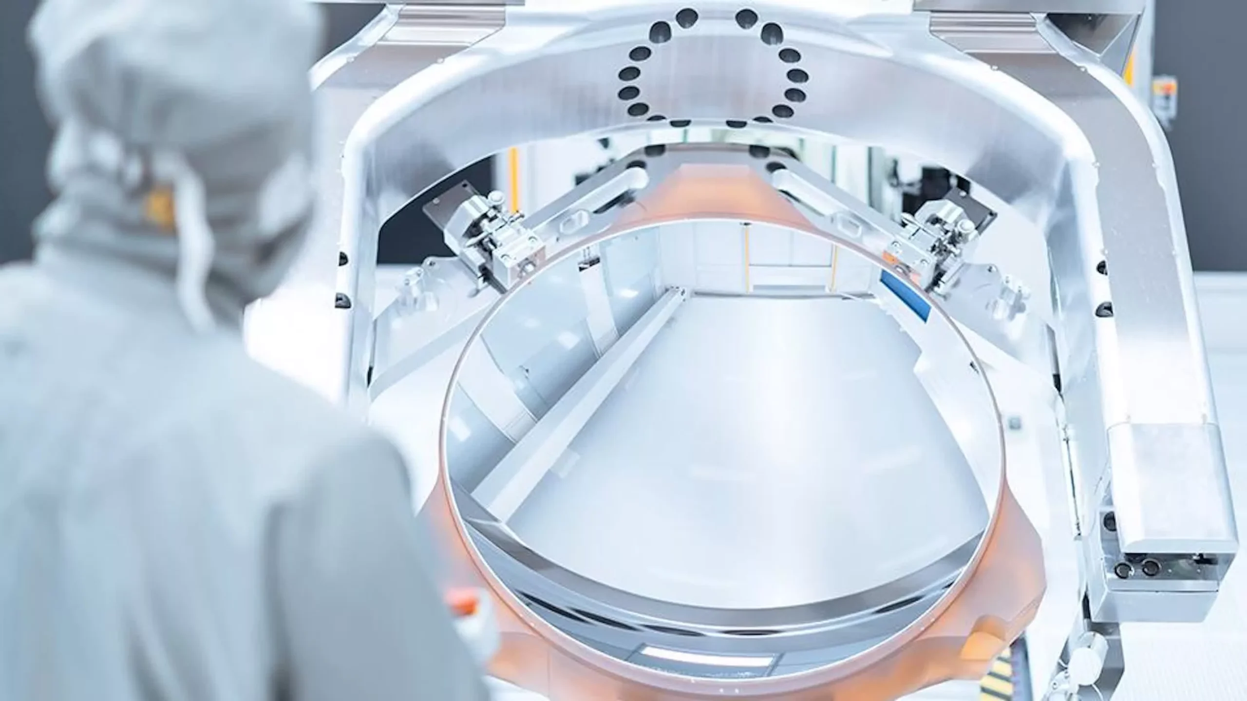 Mitul mașinii EUV furate de China întâlnește realitatea: nu a produs niciun cip