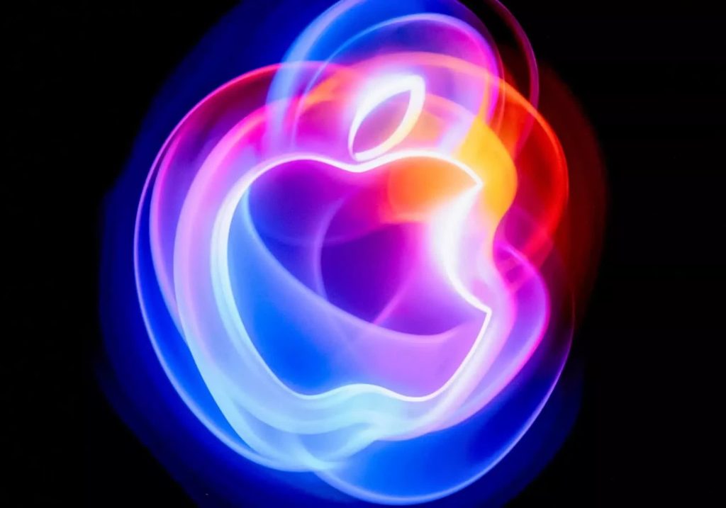 Apple plănuiește să producă în masă primele sale cipuri pentru servere AI în 2026.
