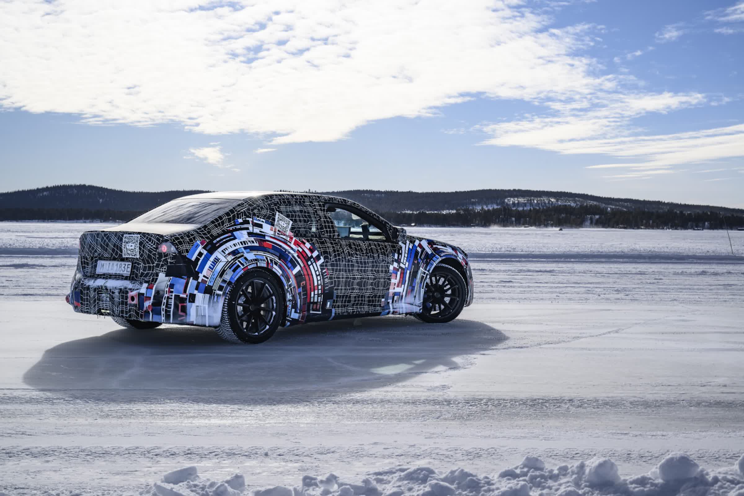 BMW M devine complet electric, alimentat de un computer numit "Heart of Joy"