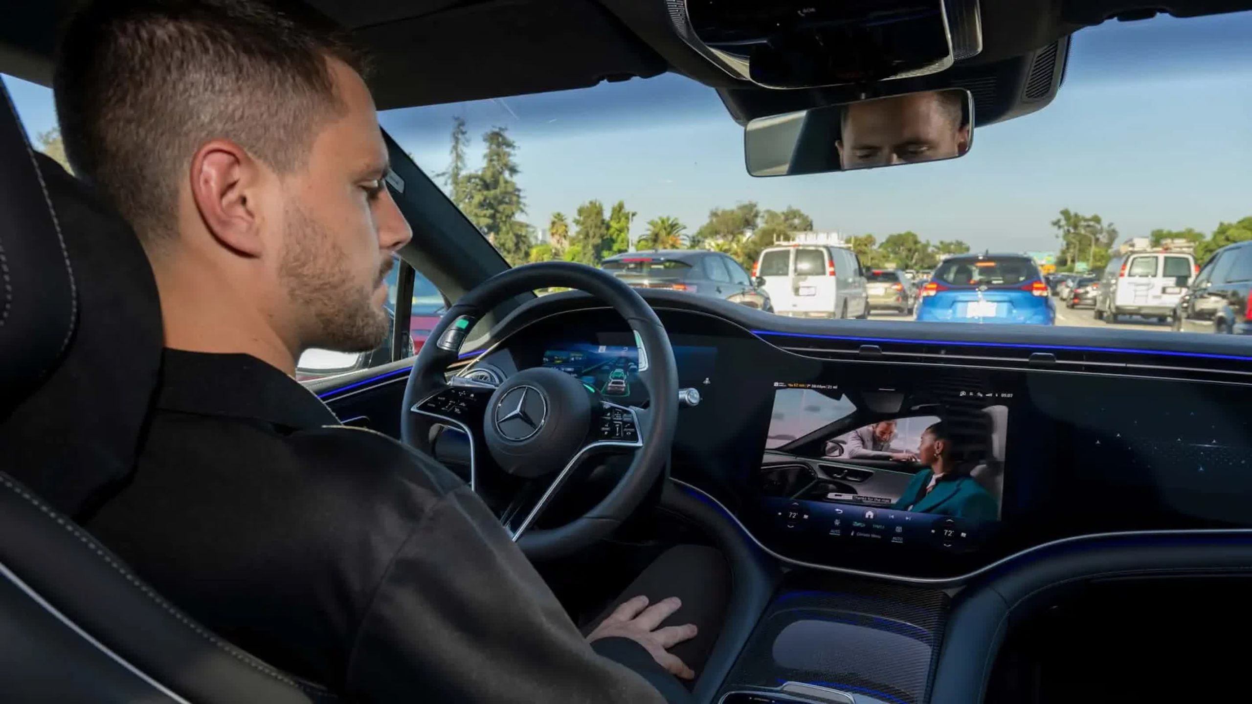Mercedes întrerupe temporar conducerea autonomă de Nivel 3