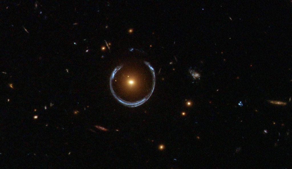 Microlentila gravitațională dezvăluie o nouă planetă vagabondă de dimensiunea lui Saturn care plutește prin cosmos.